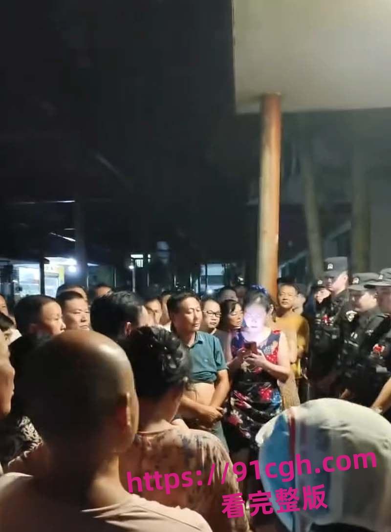 华容县肖春因未戴头盔被交警四中队的帽子叔叔 喷射辣椒水并使用警棍导致死亡-5